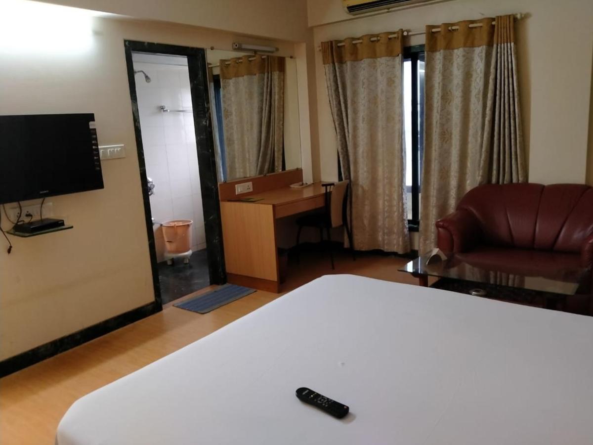 Pooja International Nashik Hotel Kültér fotó