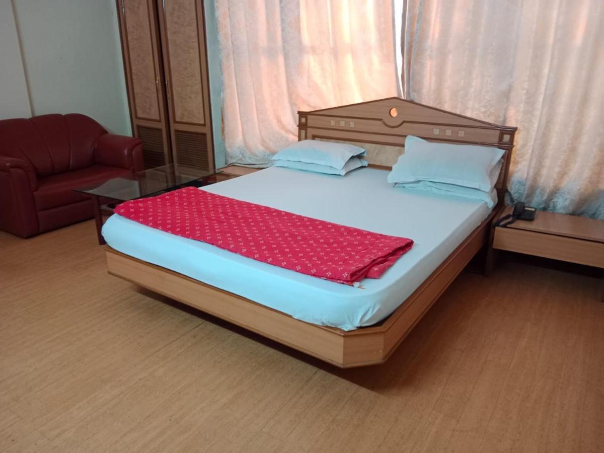 Pooja International Nashik Hotel Kültér fotó