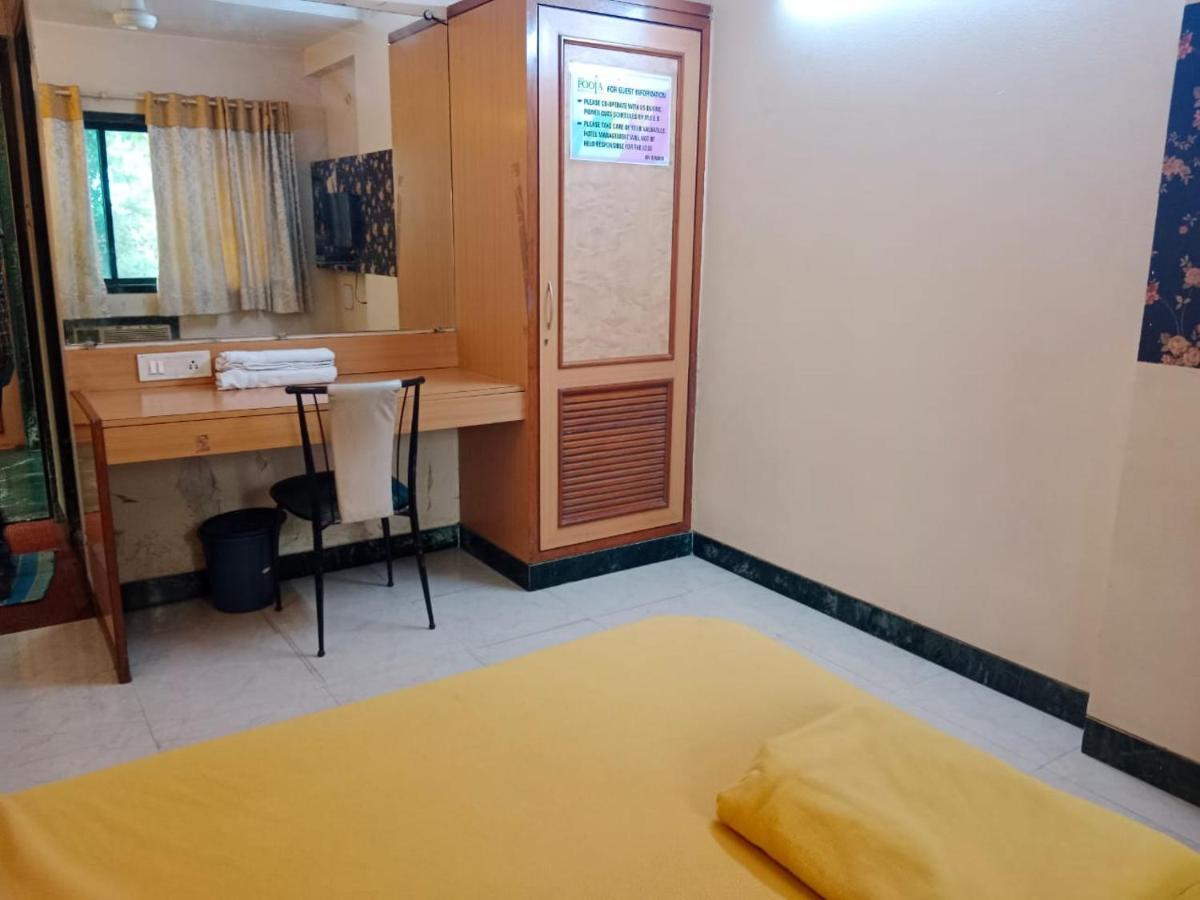 Pooja International Nashik Hotel Kültér fotó