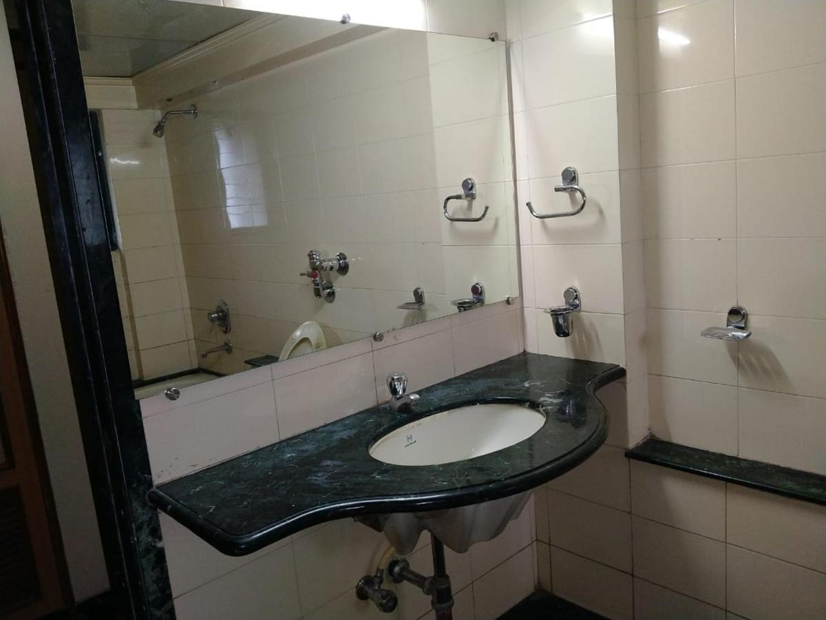 Pooja International Nashik Hotel Kültér fotó