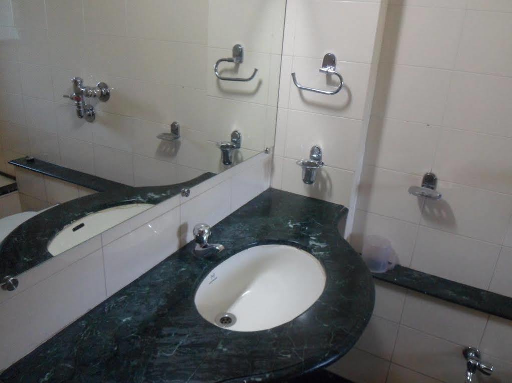 Pooja International Nashik Hotel Kültér fotó