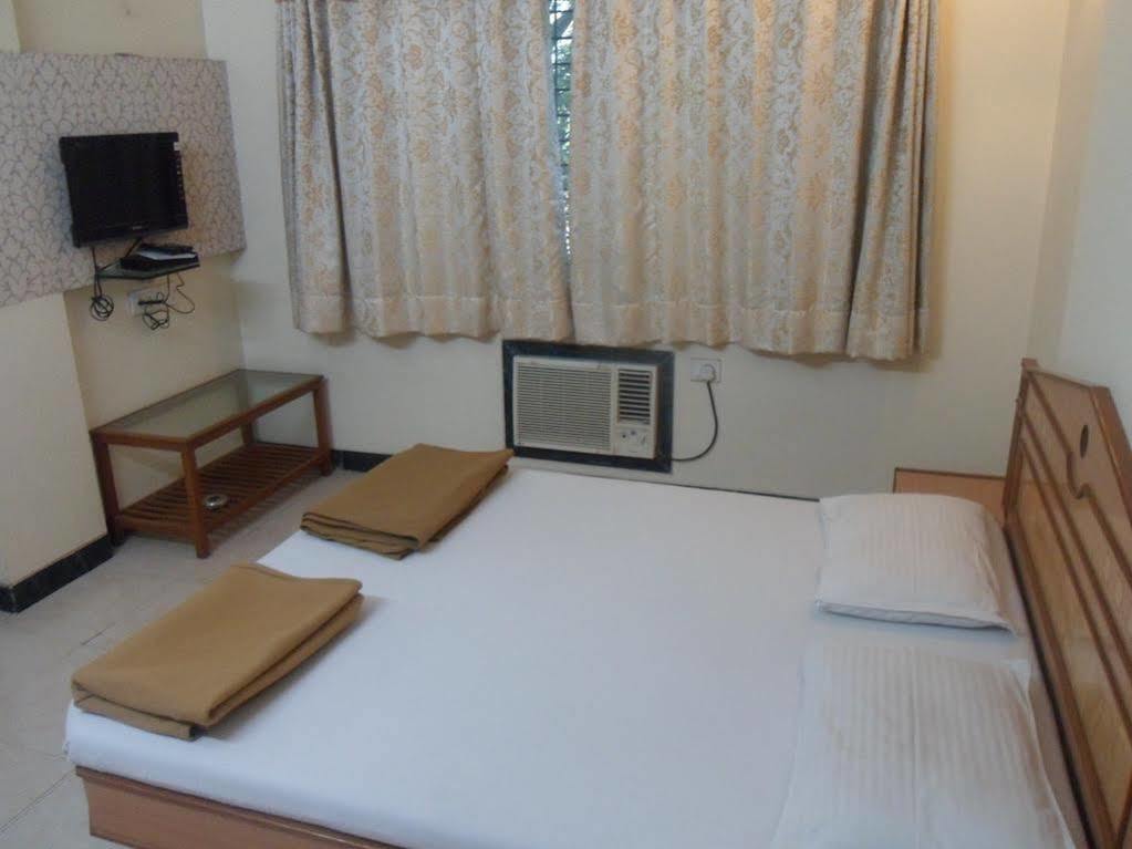 Pooja International Nashik Hotel Kültér fotó