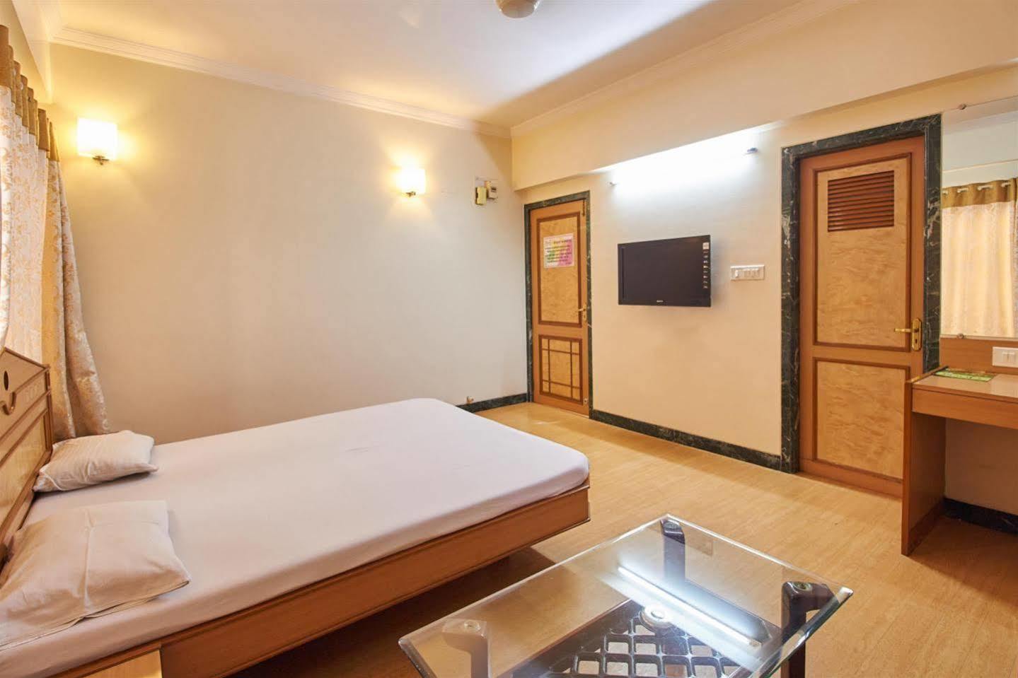 Pooja International Nashik Hotel Kültér fotó