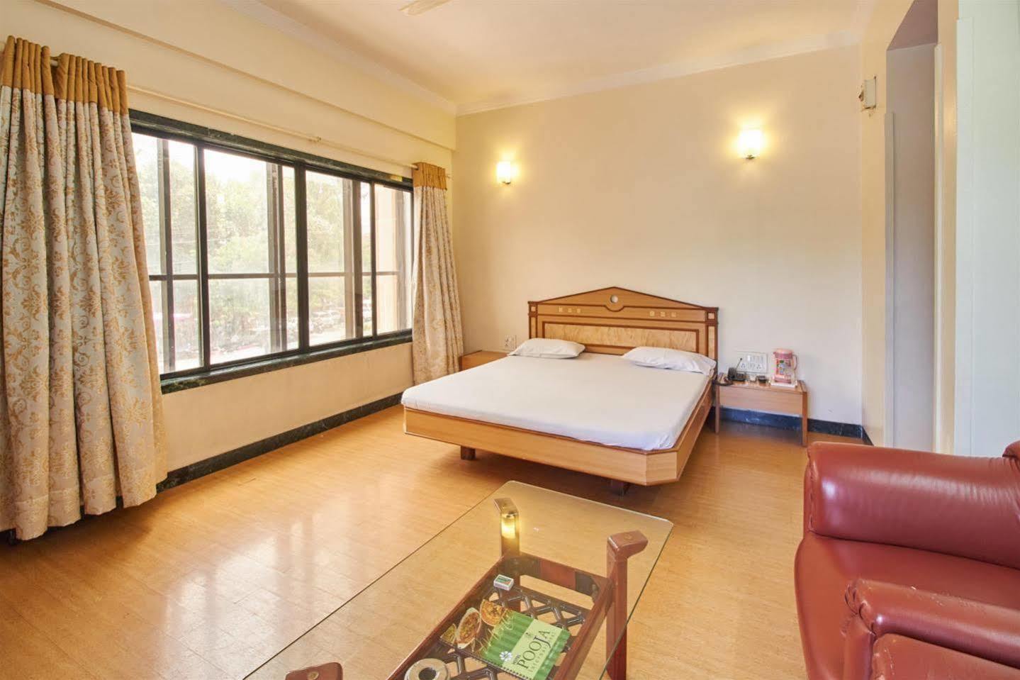 Pooja International Nashik Hotel Kültér fotó