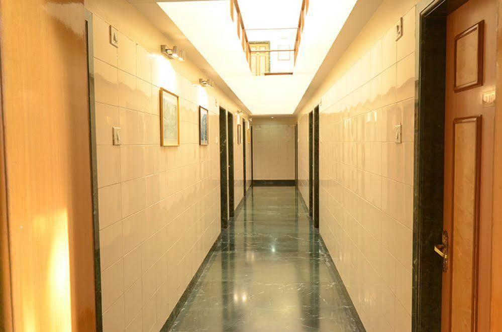 Pooja International Nashik Hotel Kültér fotó